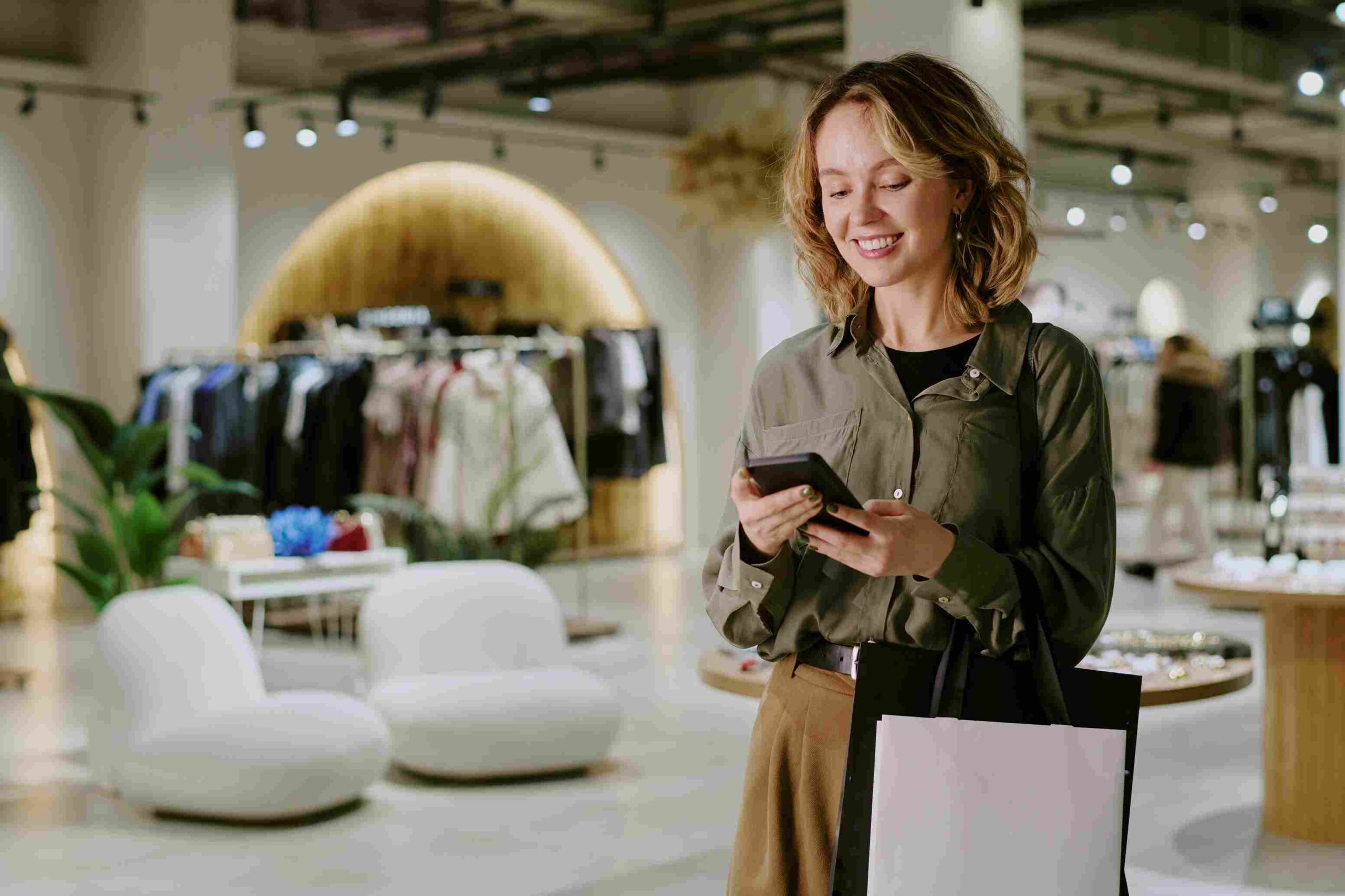 Supporting Retail Digital Success_10_11zon Supporting Retail Digital Success_10_11zon